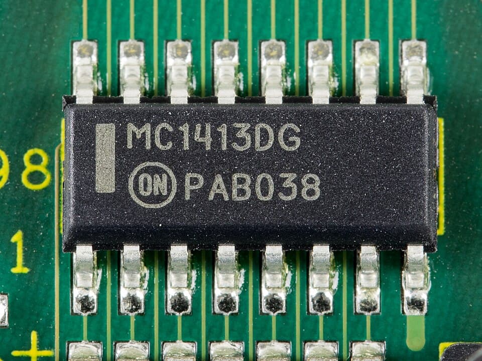 Kart üzerinde SOIC kılıflı entegre