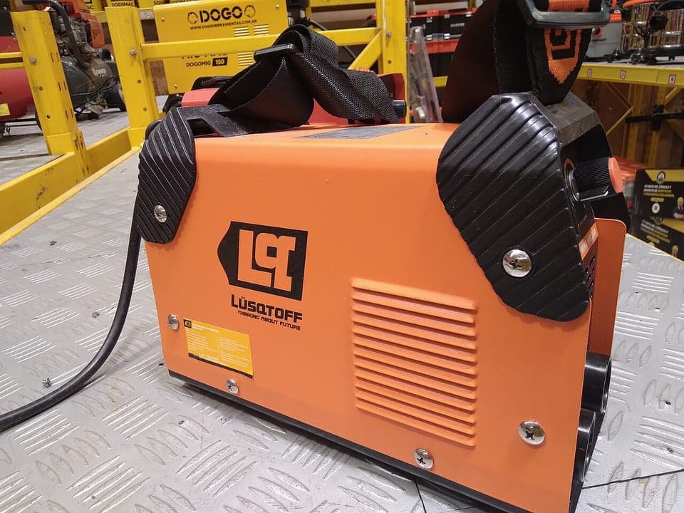 Kompakt inverter tipi MMA (elektrot) kaynak makinesi
