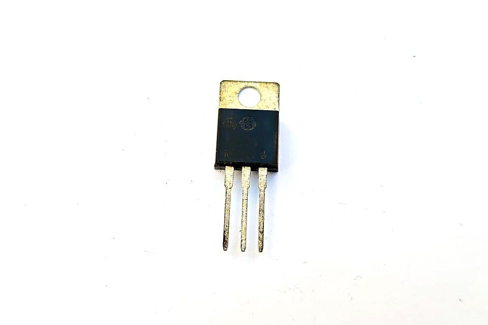 TO-220 kılıflı güç MOSFET'i