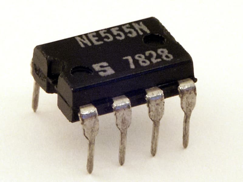 NE555 zamanlayıcı entegresi