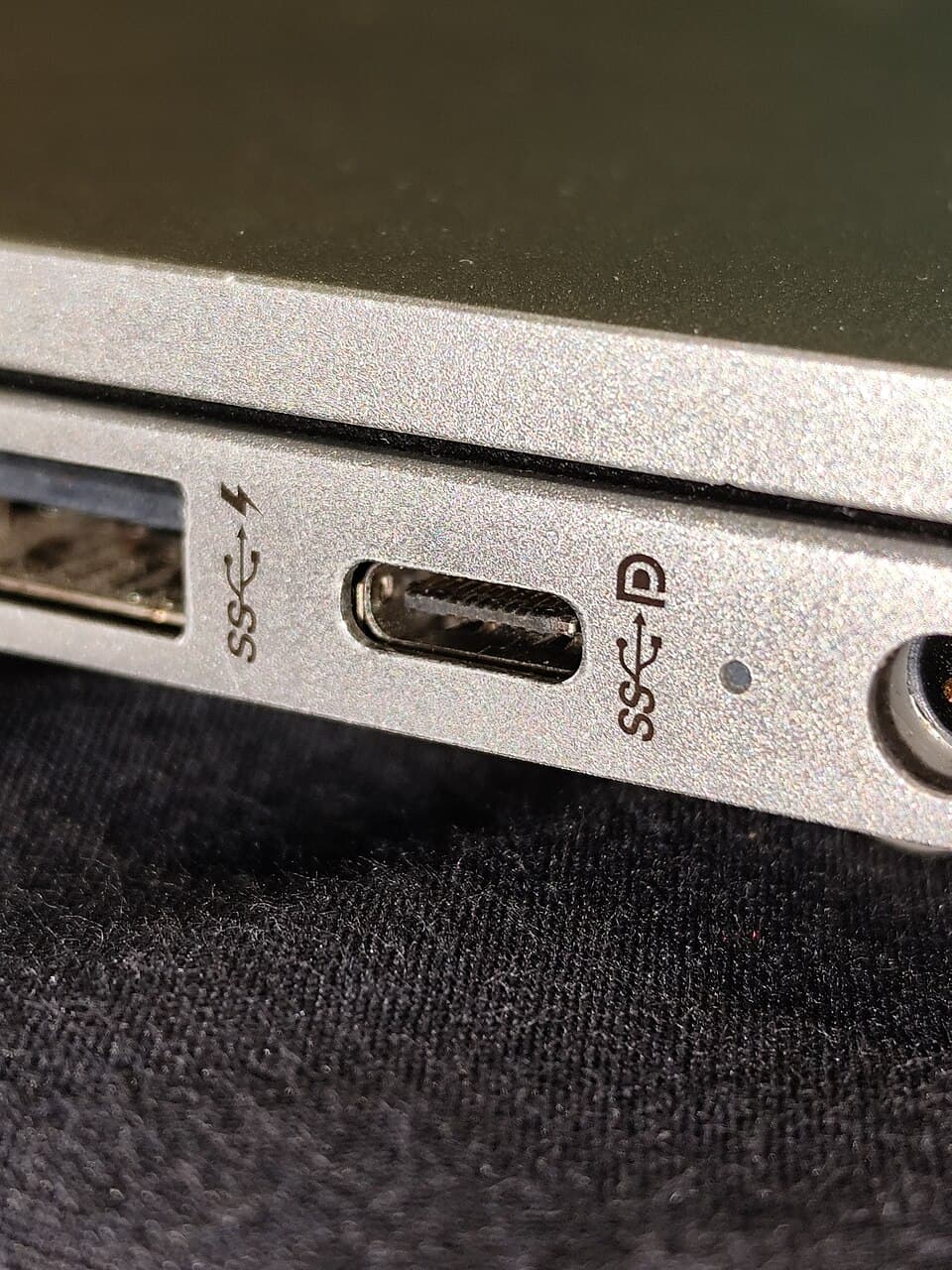 Dizüstü bilgisayarda USB-C portu